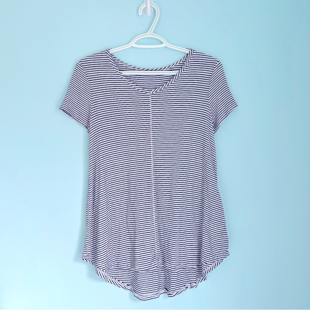 Black & White Striped Short Sleeve Top (Juniors L)